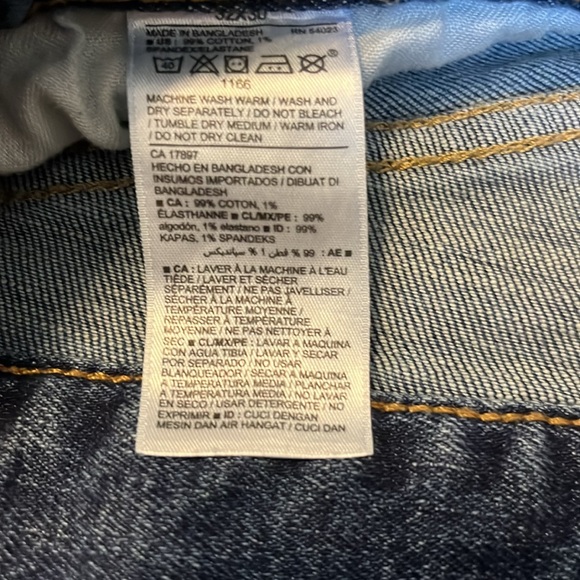 Old Navy skinny fit distressed jeans 32x30 (act 33 x 29 1/2) - Picture 6 of 7